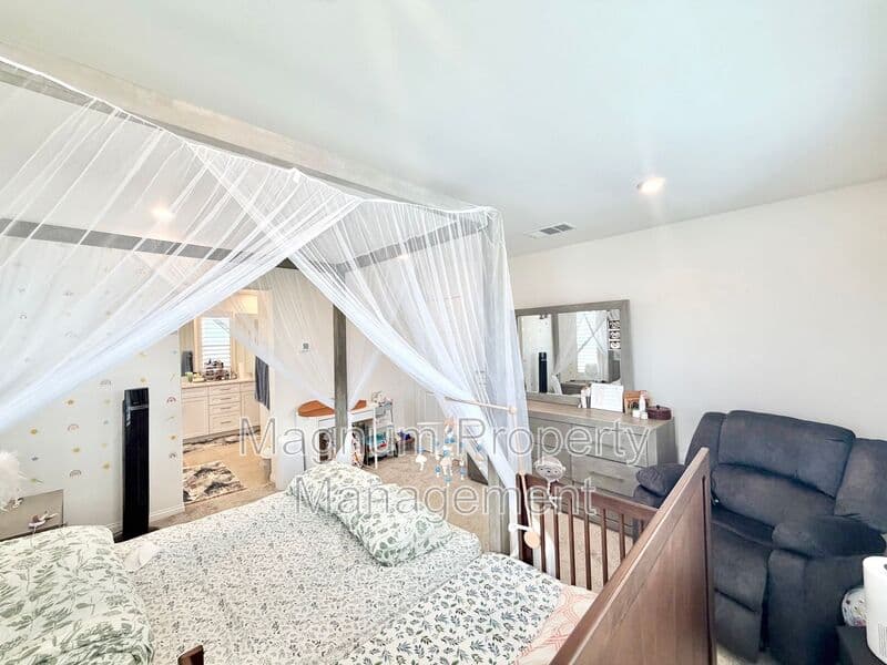 Lake Elsinore House: 970 Helena Ridge