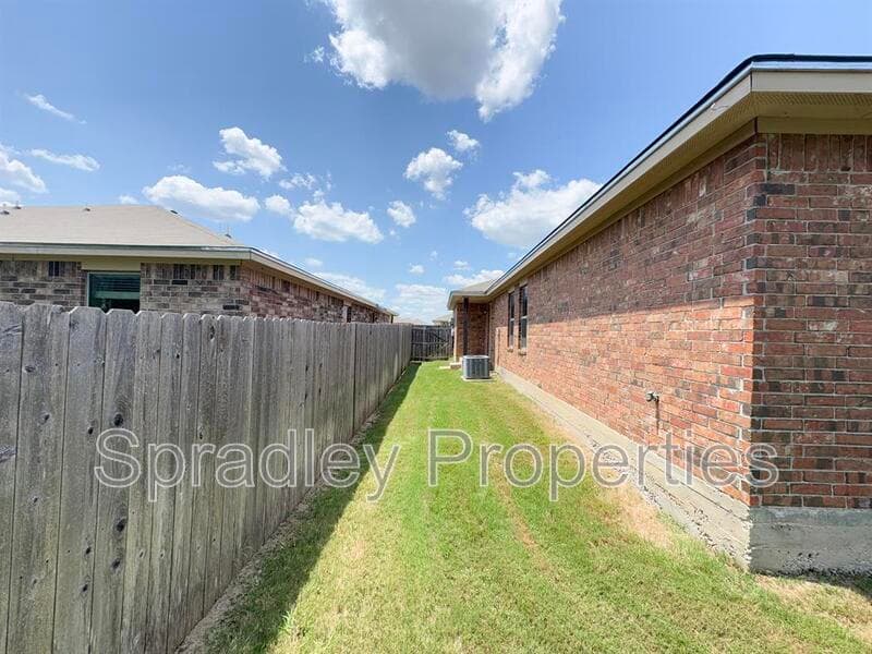 Belton Condo: 1561 Brady Way