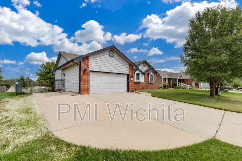 Wichita House: 6514 W Briarwood Ave