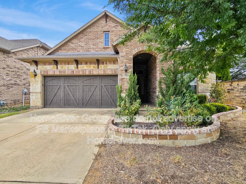Keller House: 3000 Crestwater Rdg