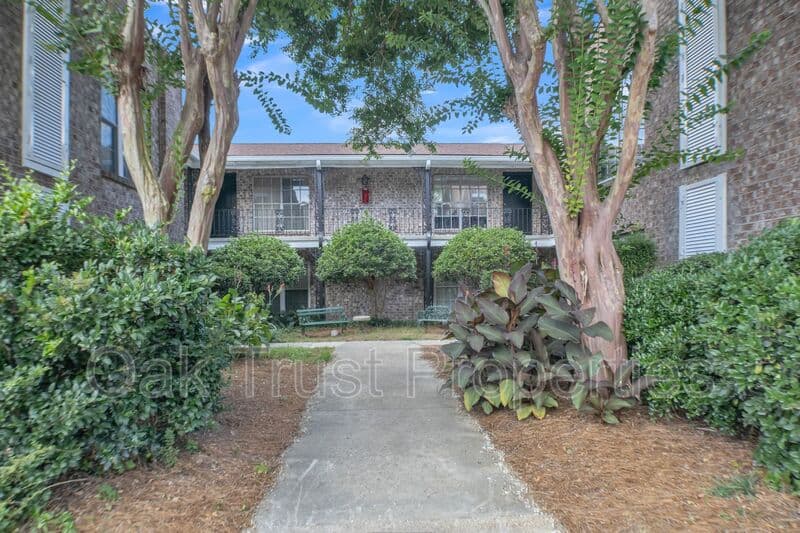 Charleston Condo: 874 S. Colony Dr 15B