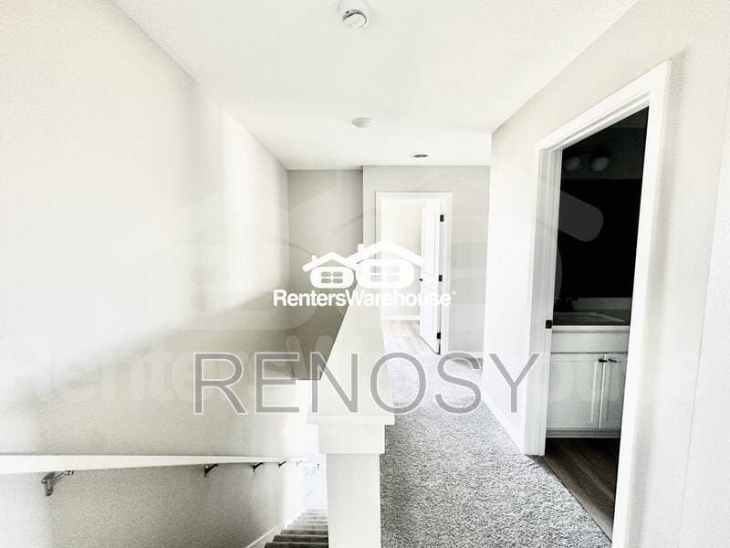 Des Moines Townhome: 7000 Lake Hill Drive