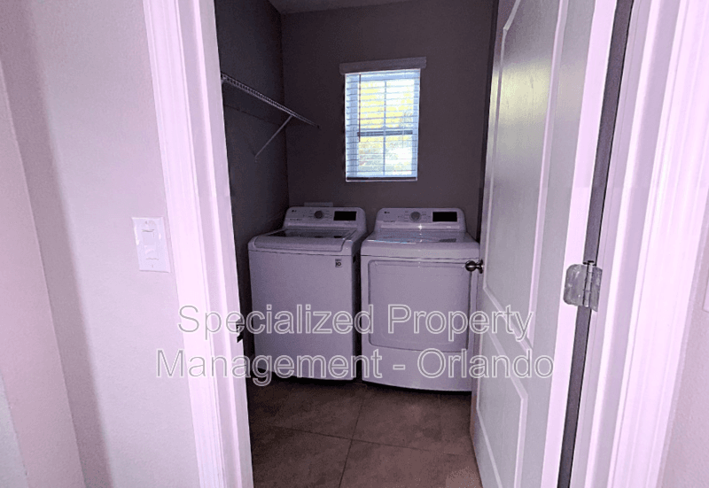 Deland House: 227 Duke Dr