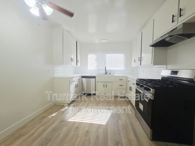 Pasadena Condo: 417 N Los Robles