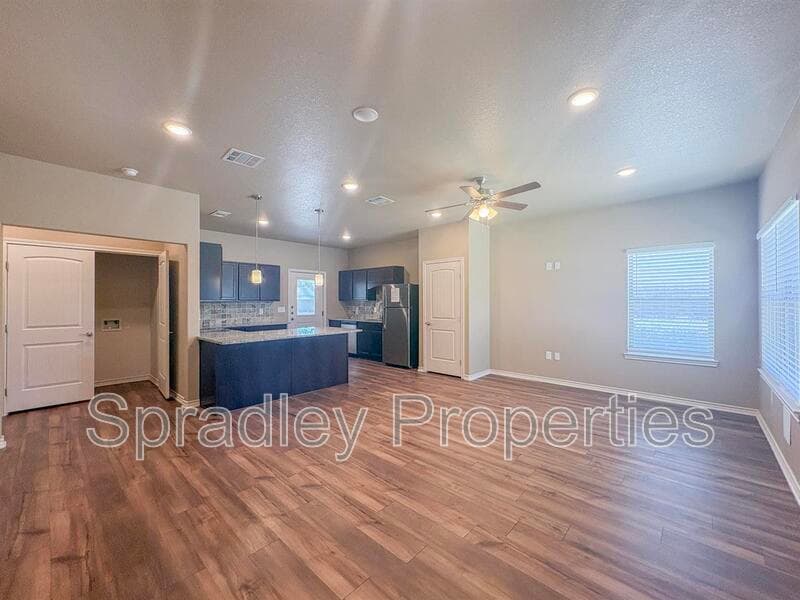 Belton Condo: 1072B Hibiscus Dr