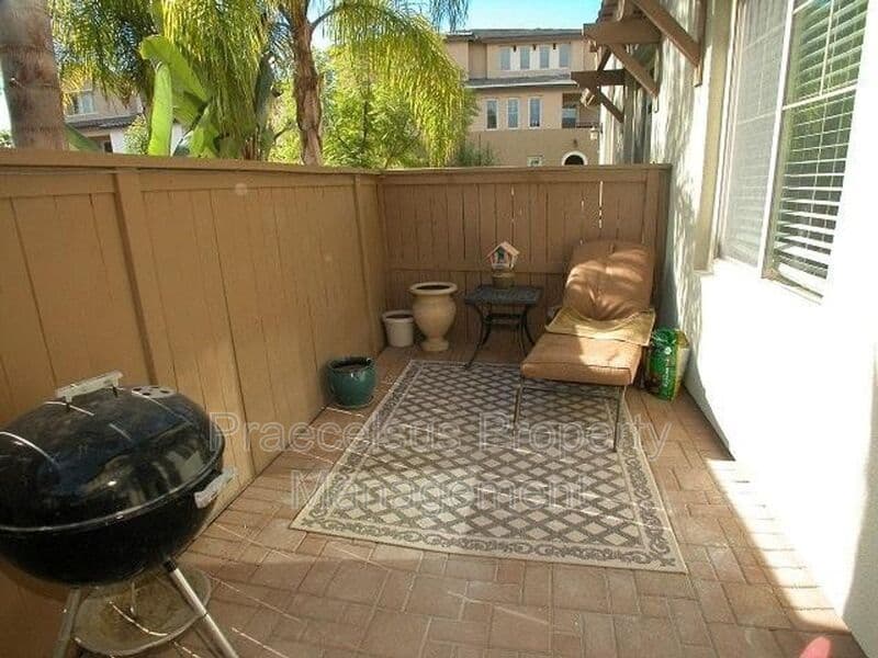 Chula Vista Townhome: 1724 Rolling Water