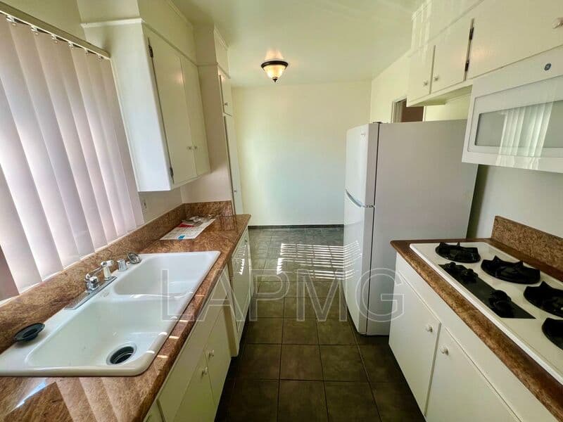 West Hollywood House: 8130 Norton Ave.