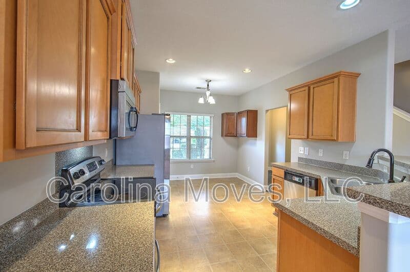 Spartanburg House: 836 Bayshore Lane