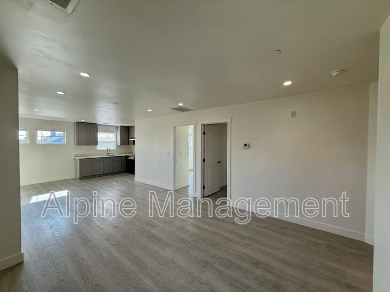 Oakland House: 1437B 48th Avenue