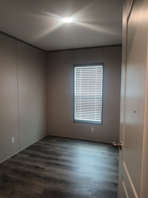 Ellenwood House: 10  Simmons way