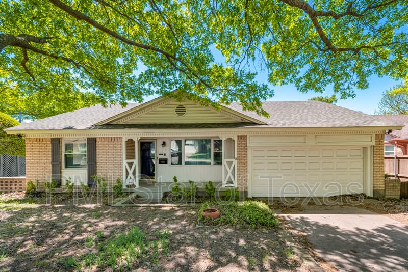 Dallas House: 11643 Rogue Way