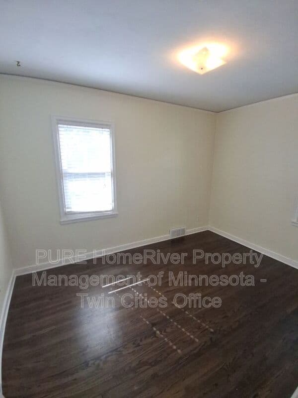 Saint Louis Park House: 2632 Toledo Avenue S