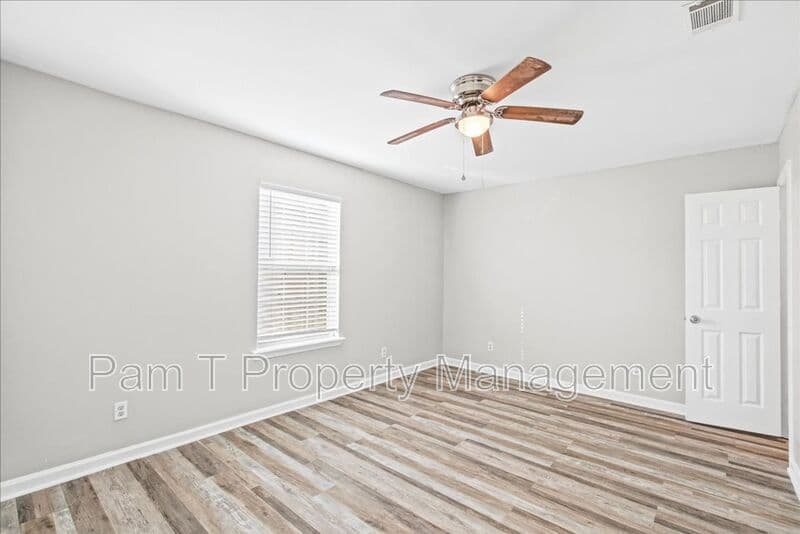 Savannah House: 201 Mundy St