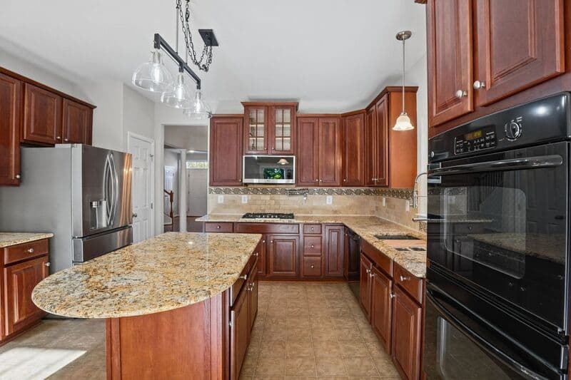 Fredericksburg House: 1100 Wright Court