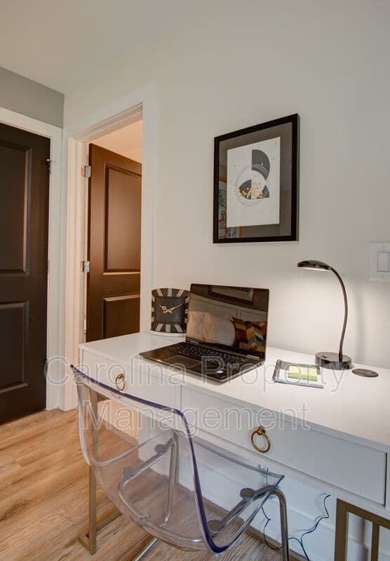 Charlotte House: 3945 Rockfern Rd