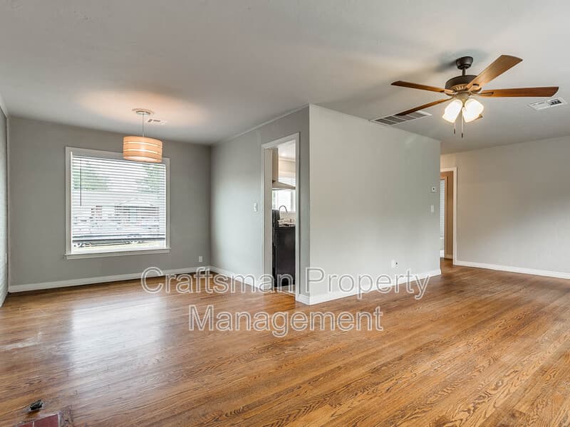 The Village House: 1414 Oxford Way