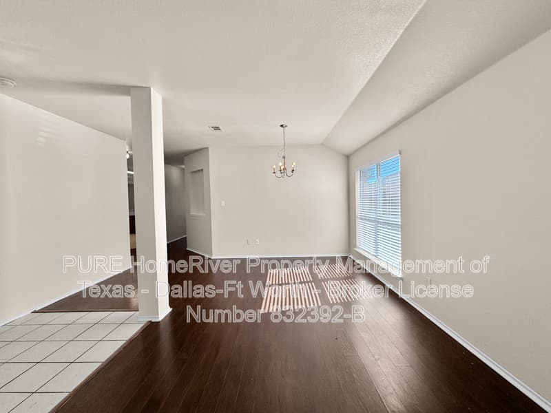Forney House: 2215 Overton Dr