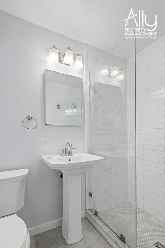 Charlottesville House: 102 Lancaster Court