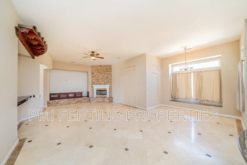 Riverside House: 17425 Cyrus Lane