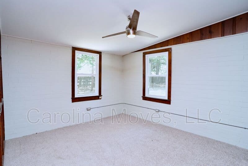 Taylors House: 205 Brushy Creek Road