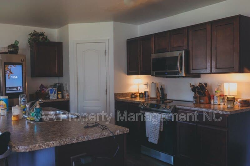 Stedman House: 5913 Fuchsia ct
