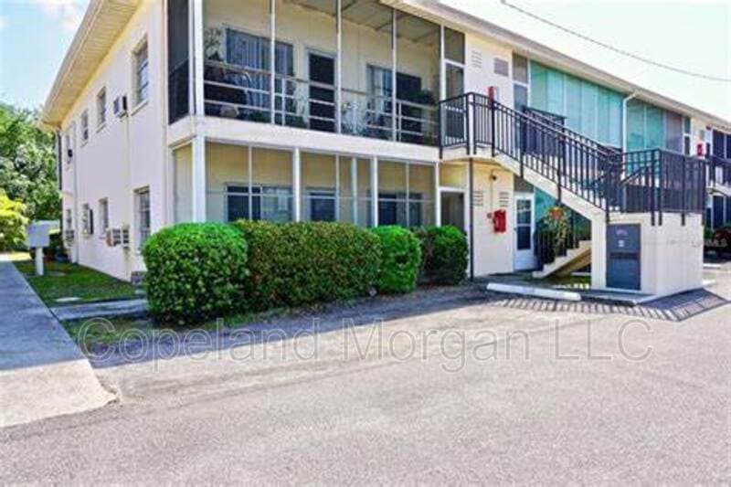 St. Petersburg House: 5372 4th Street North