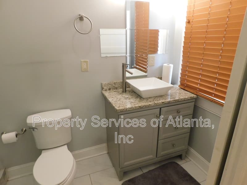 Atlanta House: 675 Grady Pl SW