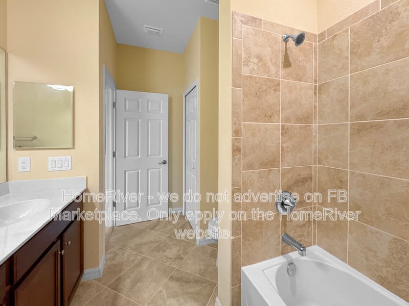 Fort Myers House: 10176 Via Colomba Cir