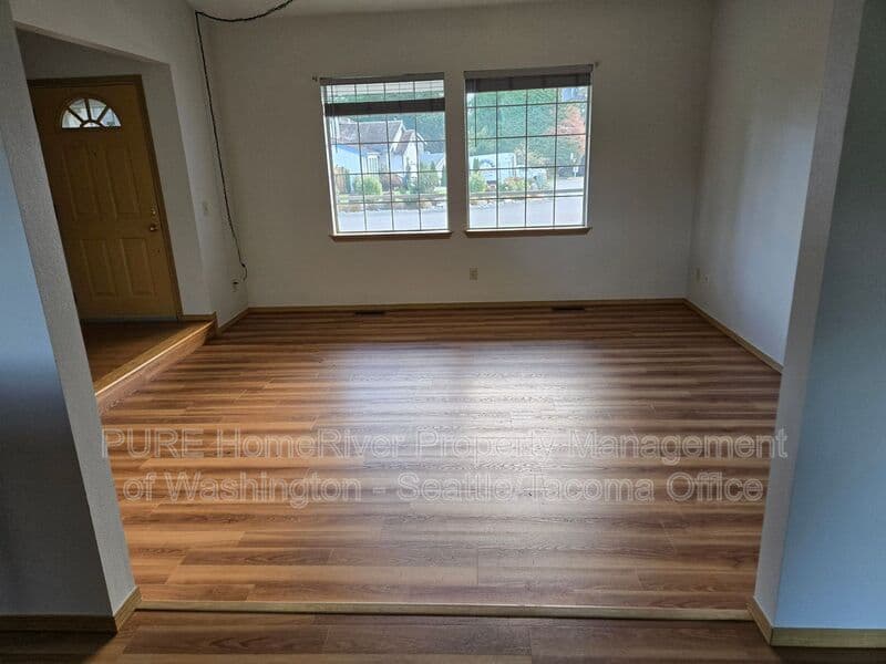 Buckley House: 11004 222nd Avenue Ct E
