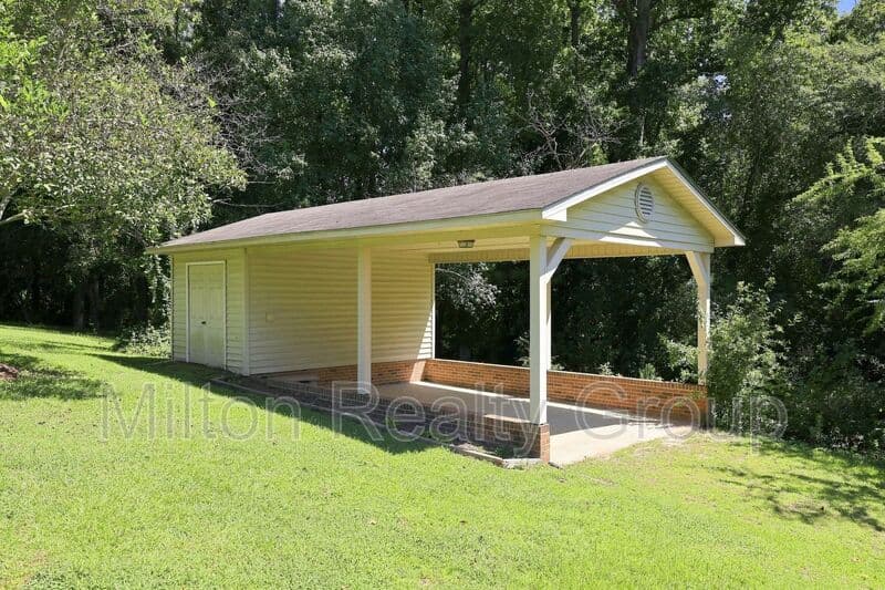 Lillington House: 41 Hillcrest Dr.