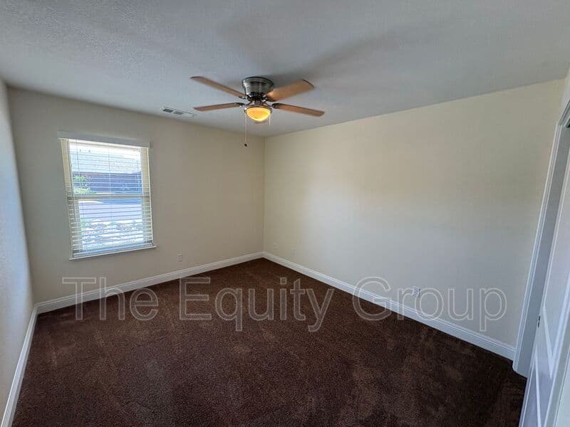 Visalia House: 2322 East Vassar Dr