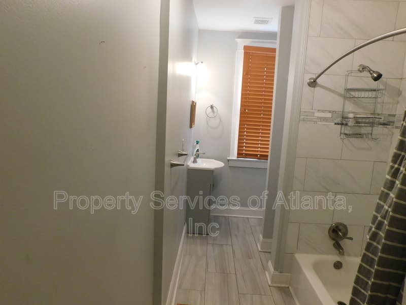 Atlanta House: 675 Grady Pl SW