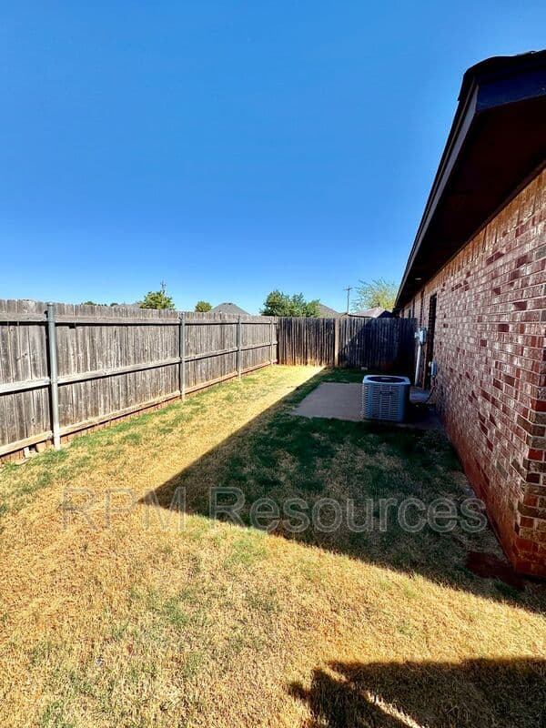 Mustang Condo: 157 Bison Court Way