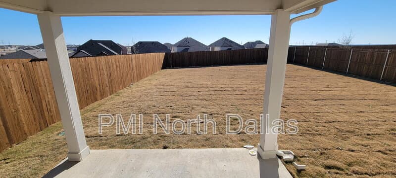 Fort Worth House: 2633 Oneida Lane