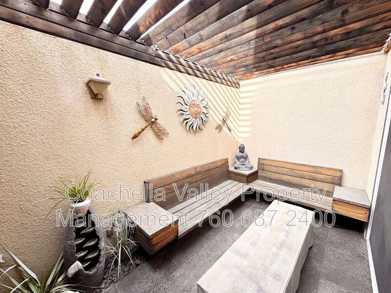 Rancho Mirage House: 21 Lake Shore Dr