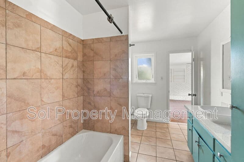San Rafael House: 600 Tarragon Drive