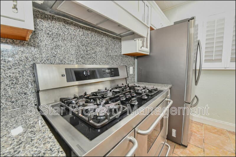 El Paso House: 3030 Aurora Avenue