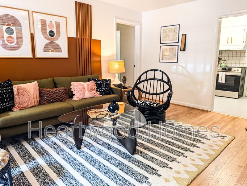 Columbia House: 934 Laurens Street