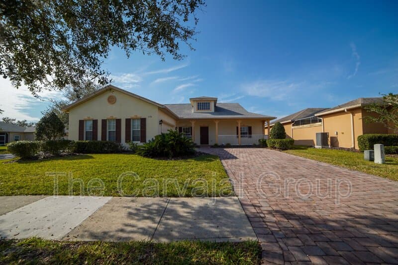 Poinciana House: 1196 Glendora Road North