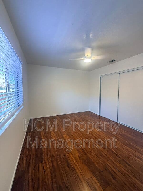 Long Beach House: 2605 E. Washington St.