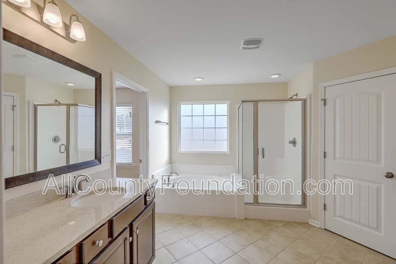 Summerville House: 431 Flat Rock Ln