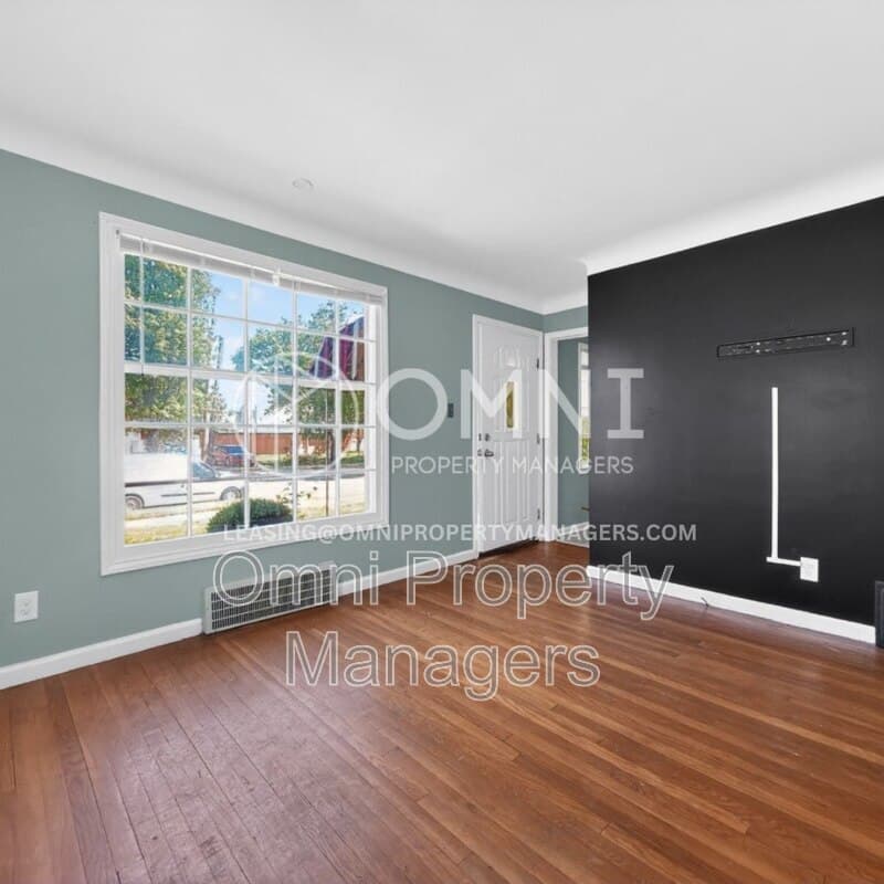 Detroit House: 11529 Roxbury St