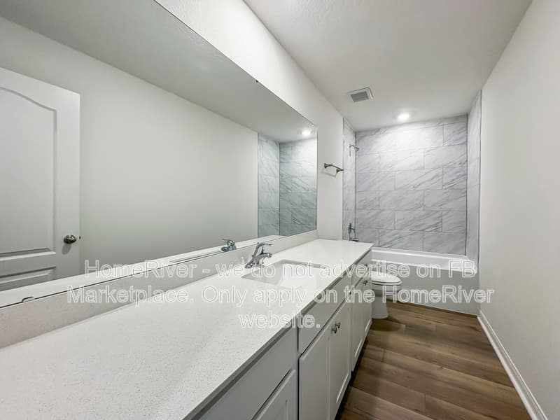 Jacksonville House: 6918 Myrtle Oak Rd