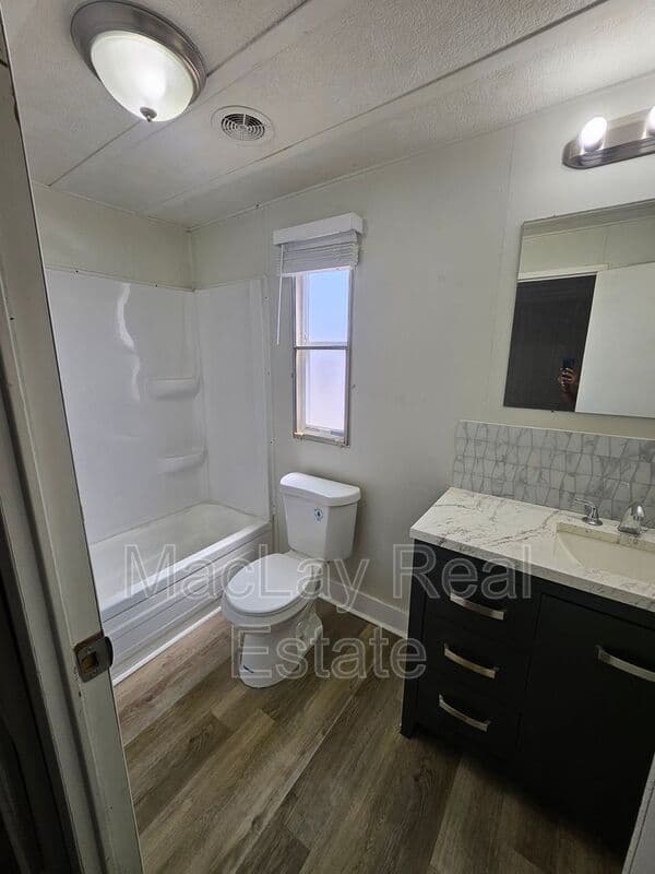 Casa Grande House: 1113 W. Corinthian Circle