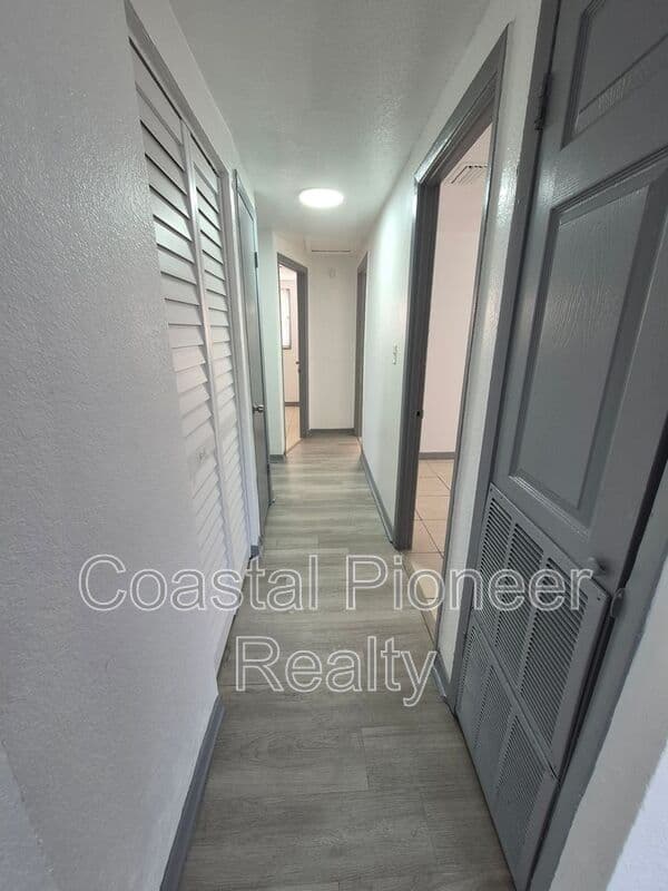 Tampa House: 3205 N 47th St