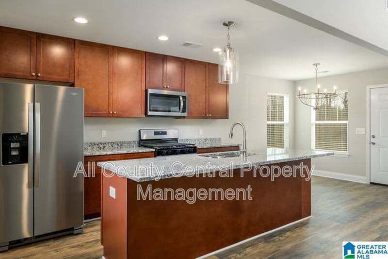 Bessemer House: 3870 Barton Lane