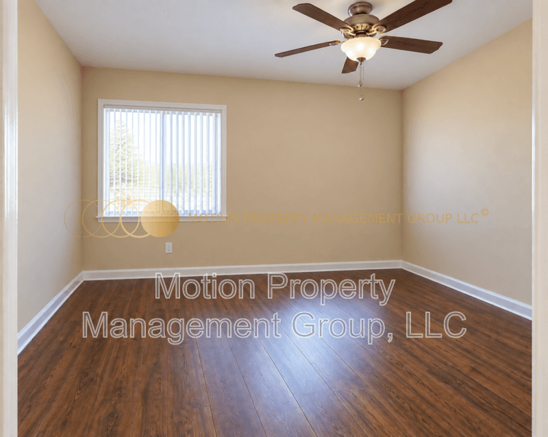 Kennesaw House: 1635 Donovans Rdg NW