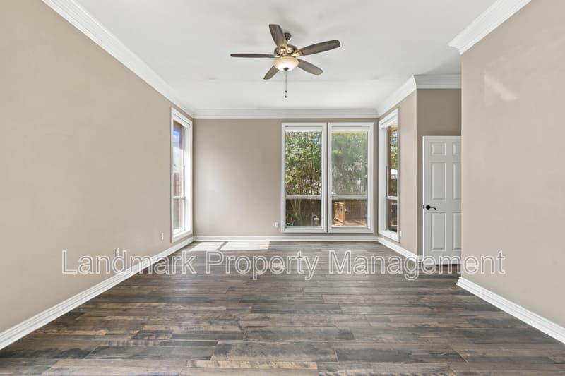 Arlington House: 2114 Bay Club Drive