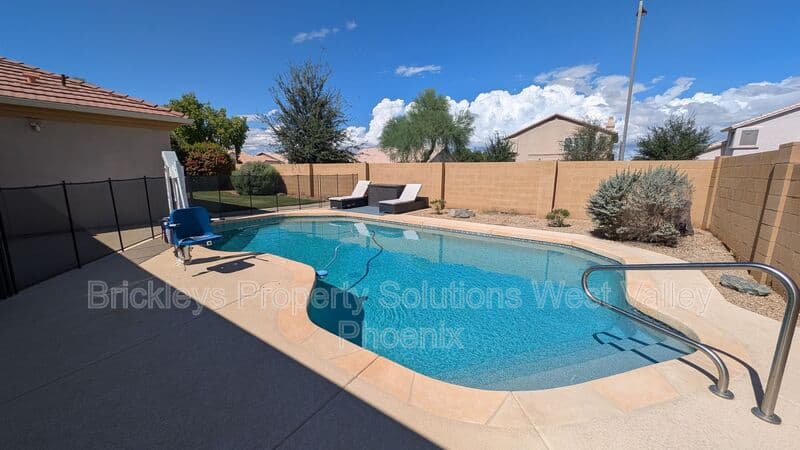 Goodyear House: 13354 W Palm Ln