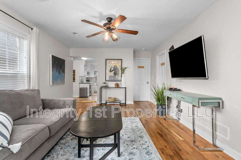 Shawnee House: 11221 West 59th Terrace